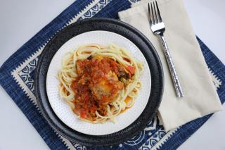 Chicken Cacciatore, pasta, chicken, tomatoes, bell pepper, sauce 