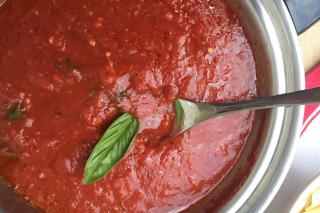 marinara sauce, tomato sauce, spaghetti sauce, lasagna sauce