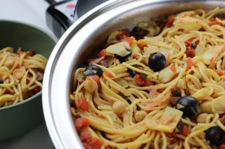 pasta, vegan, vegetarian, chick peas, spaghetti, olives