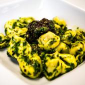 Tortellini con Salsa Pesto