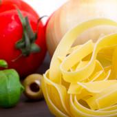 Mezcla Colorida de Pasta y Verduras