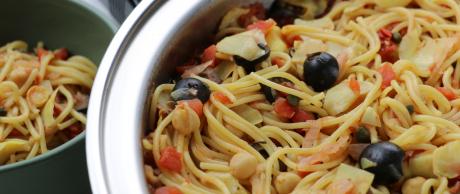 pasta, vegan, vegetarian, chick peas, spaghetti, olives