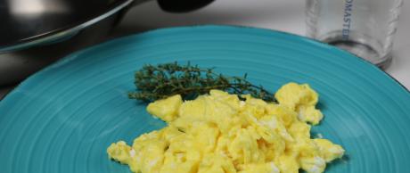 scrambled eggs, eggs, breakfast, snack, dinner, lunch